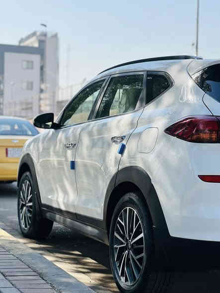 السلام عليكم 
توسان 2020 خليجي كوري اصلي   جديده بوضع الشركه مكفوله كفاله عدا بارد قليل كلش ب صندوق  ماشيه 97حقيقي وعل فحص  بعدهه بيهه كتلوكات شركه وبصمه لاخ بعده مامفتوحه  صدر امامي وخلفي شرط بعده مال شركه مكينه كير بعدهم بوضع شركة مواصفات 
بانوراما
بصمه تشغيل 
بصمه ابواب 
لد نهاري دوسات ليزرية
إشارة لكزز 
بكلايت آيل ايدي 
تريشه خلفيه 
تبريد قطعتين 
خمس ويل كب 18 
السبير المقدس مانارل
مري شفط 
كشنات جلد 
دبل كشن كهرباء 
تحكم ستيرن جهتين 
3انصمام قياده عادي 
وسبورت ونورمان 
ايكو اقتصاد بانزين 
داخل صاج 
شاشه جبيره 
كامره وحساس
شاحن واير لس 
برده خلفيه 
ثلجه بل جكمجه 
اشاير بل مري 
سايد بريك بل رجل 
مكينه 2000 دوش المرغوب 
سياره فول الفول 1/1  رقم بغداد دولي جديد هزه وسنويه جديده بسمي السعر 218 ورقة وبيها مجال  اتصال ‏***********‏ مكاني بغداد
