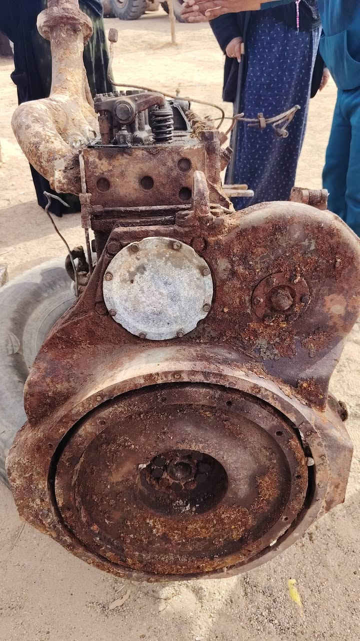 للبيع محرك شفل نيسان نضافه كدام عينك مكان الانبار رمادي للاتصال ***********
