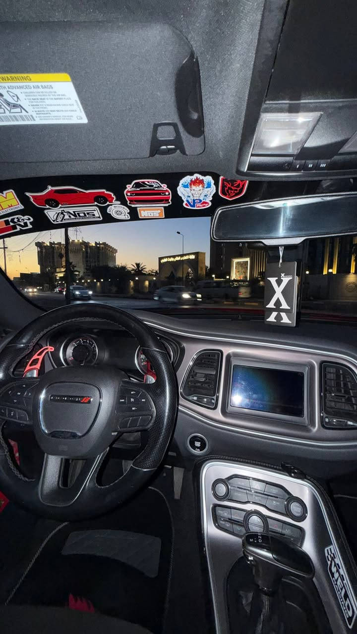 🚗 للبيع دودج جالنجر R/T 🔥 8 سلندر HEMI

للبيع دودج جالنجر فئة R/T
لون أحمر ملكي يخبل ❤️‍🔥
محرك 8 سلندر (V8 HEMI) 

المواصفات:

* شاشةوسط  
* كاميرا خلفية 
* جنوط رياضية
* إطارات بحالة ممتازة

الحالة:
السيارة نظيفة جداً استخدام شخصي
حادث خفيف (جاملغ وبنيد) وتم التصليح بشكل ممتاز ✔️
ما بيها مشاكل وجاهزة تمشي

📊 الممشى: 50 ألف كيلو
🇺🇸 وارد: أمريكي

💰 السعر: 175 قابل للتفاوض البسيط
📍 الموقع: بغداد
***********
