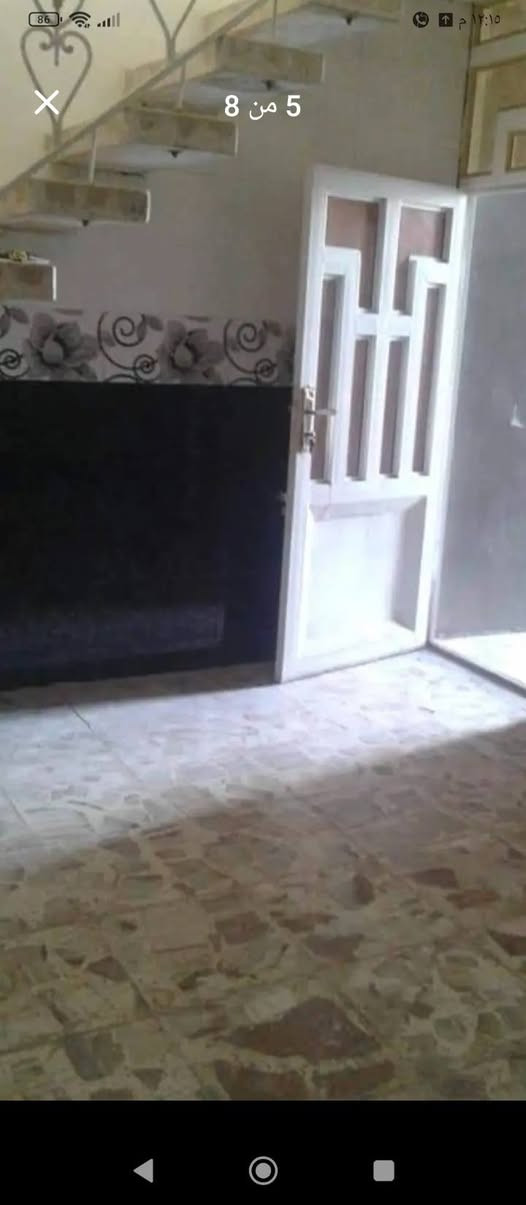 دار نظيف جدا للأيجار بدون دلالية  في حي ميسان  خلف شارع  الكيات  بشارع عوده مساحتة 125 متر مبني كامل بي غرفة كبيره وصالة واستقبال ومطبخ عدد ٢ وحمامات عدد 2 وتواليت ومكشوفه وطارمه  ومئسس ماء وكهرباء كامل  وبي خط مولده وبي خزان ايجاره ب ٣٥٠ بالشهر ومجاله الماء والكهرباء الوطني على المالك  ومقدما مال ٣ أشهر فقط للاسستفسار أكثر الاتصال ب رقمي وبي واتساب مجاني *********** وهذه صوره النجف, العراق
