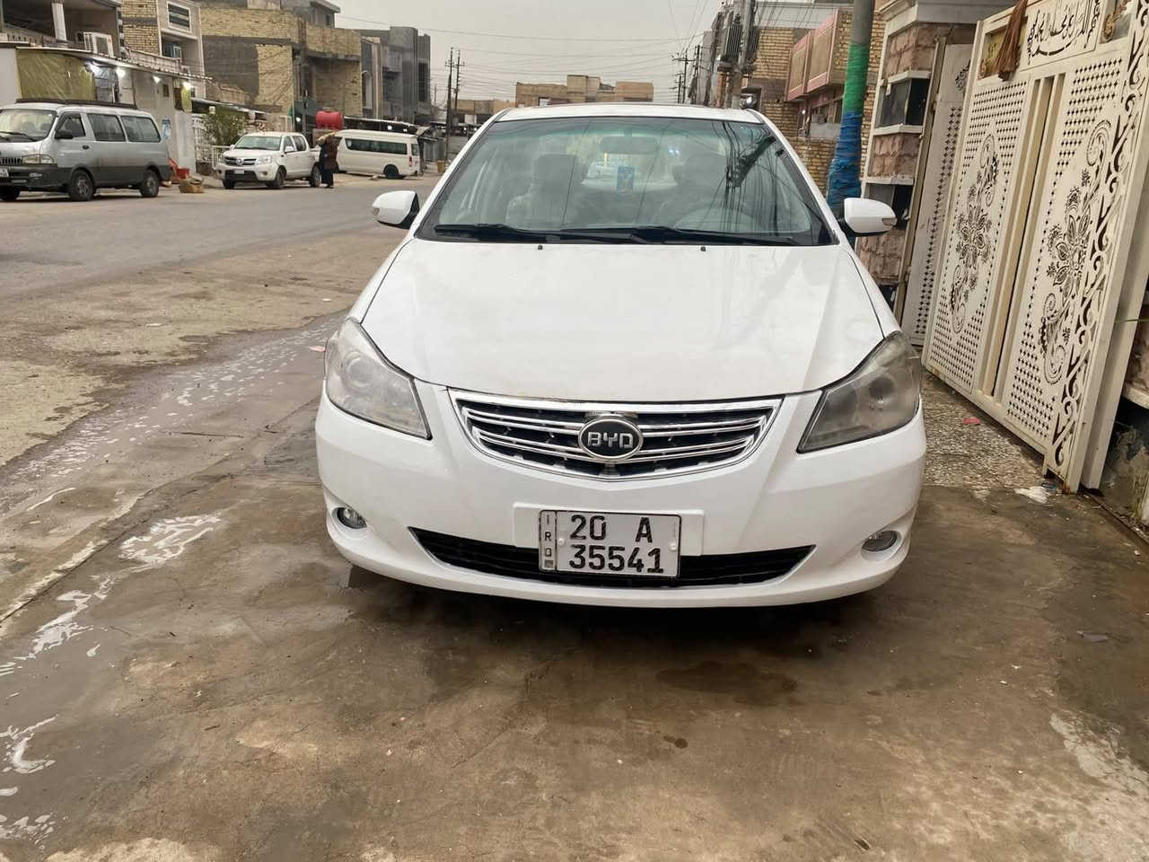 BYD 2013 ابيض خصوصي
رقم ديالى سنويه 2027بدون حادث
سياره جاهزه من كلشي نضيفه جداً 
تدفئه شغاله تبريد
تحويل مباشر  بأسمي 
سياره مال بيت  صدرها نظيف 
شاشه 
كامرا 
بصمه 
فتحه 
اشاير بالمريات

فووول الفول 
جاهزه ترايك وين ما يعجبك
السعر(57)بيها مجال بسيط
العنوان :بغداد حسينيه راشديه
للاستفسار :***********
