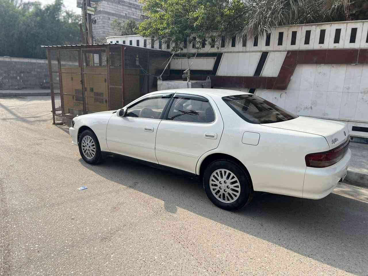 السلام عليكم للبيع سياره كرسته لون ابيض صدفي تحويل ثاني يوم رقم انكليزي مكفوله من الضربه القويه سياره مصبوغه عام للجماليه كير مكينه دواخل كلهن جدد  السعر 
62 وبيه مجال مكاني البصره الموفقيه الاملاك ***********
