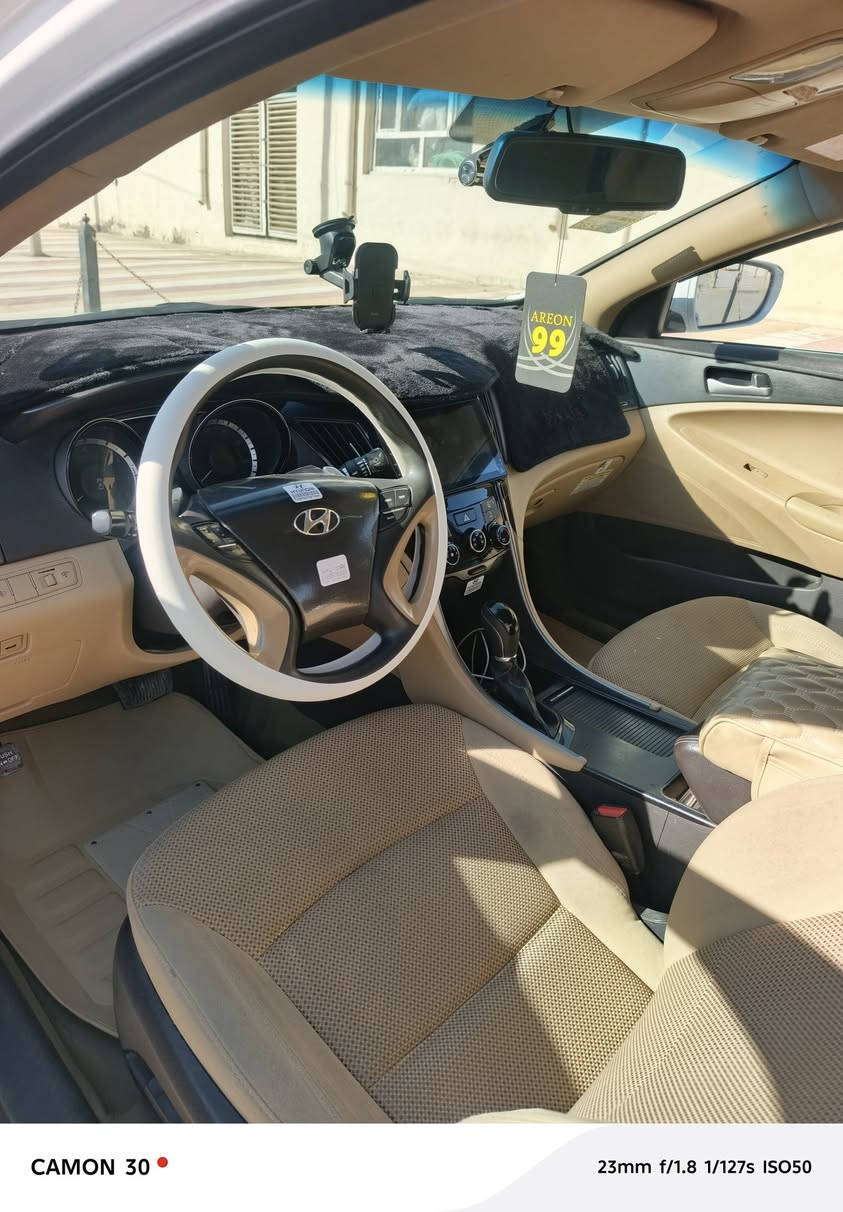 سوناتا موديل ١٤ خليجي سياره جديده كير ومكينه جددتبريد قطعتين تخم تاير حداديه وره وكدام رقم سليمانية بسمي تريد تحويل تريدوكاله بيه باب الوره جهت اليمن تبديل وكاله ورش بجاملغ مراوس بكي فايف او سوناتا ٢٢ مكاني بابل الحمزه الغربي معه الفرق حسب القناعه ***********/***********
