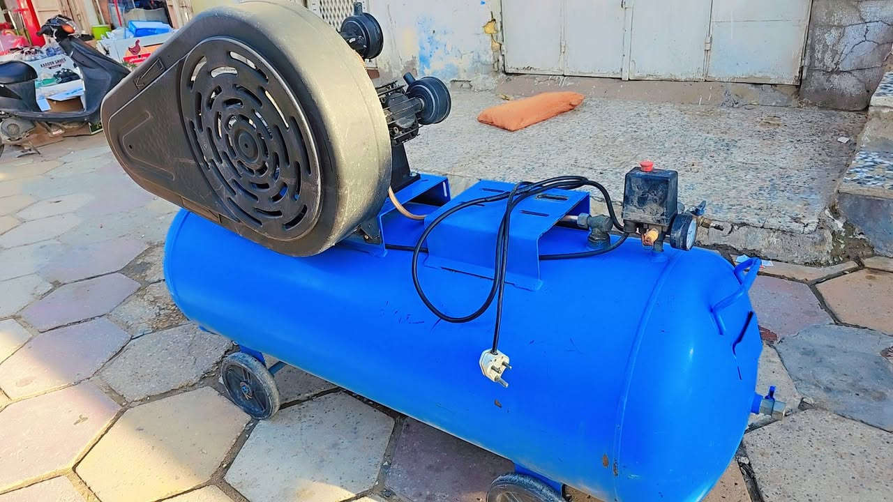 كمبريسر حجم 350 لتر نظيف مامشتغل اهواية 
المنشأ تركي 
حجم التارسة 3 بستم
ماطور كهرباء حجم 5 حصان 
السعر 625
ميسان العمارة 
***********
