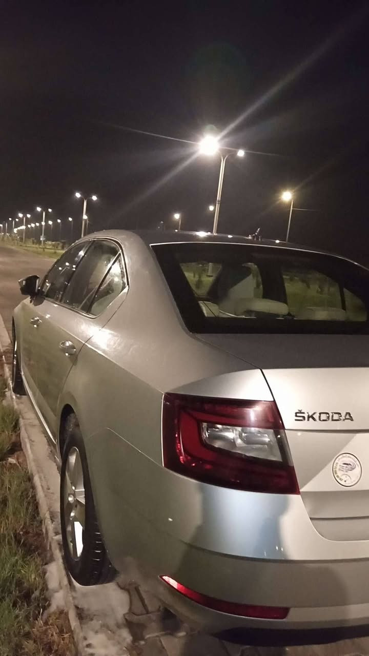 مكلف بالنشر
للبيع سكودا اوكتافيا ٢٠٢٠ فول مواصفات رقم بغداد حرة لون سلفر  صيانه كامله بالشركه ماشية ١٢٥ الف 
بيه بارد بطرف البنيد كلش بسيط
السعر ١٣٣ وبيها مجال للتواصل مع صاحب السيارة
***********
