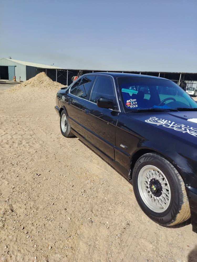 بي ام 525iA  رقم كركوك مشروع وطني 
وراعيها يريد تحويل تتحول وين ما تريد وبي محافضه 
كير عادي  مكينه كير كفاله عليه كير zf  مال صقر مكينه العدله 
تبريد ثلج 
حداده الخلفيه ٨٠ بل ميه 
الماميه ٣٠ بل ميه 
تخم تاير جديد 
مكفوله من الضربه ما عده بس هاي بدايت البنيد شويه 
عليها ادامه كامله المكينه 
نضافت غرفتها ٩٠ بلميه 

الضافات العليه 
الد احمر 
عين بلايت متغيره بهواي  اشكال 
نشره داخليه متغيره على تلفون  بل بطاين ودشبول والرضيه 
تضليل بنرايز الجامه الماميه  
وبعد بيها هواي سوالف تجي وتشوف بعينك 
سعر ٥٥ وبي مجال بسيط 
*********** تصال /وتساب مفتوح 
والي تعجبه عيونه اله الزبير, البصرة
