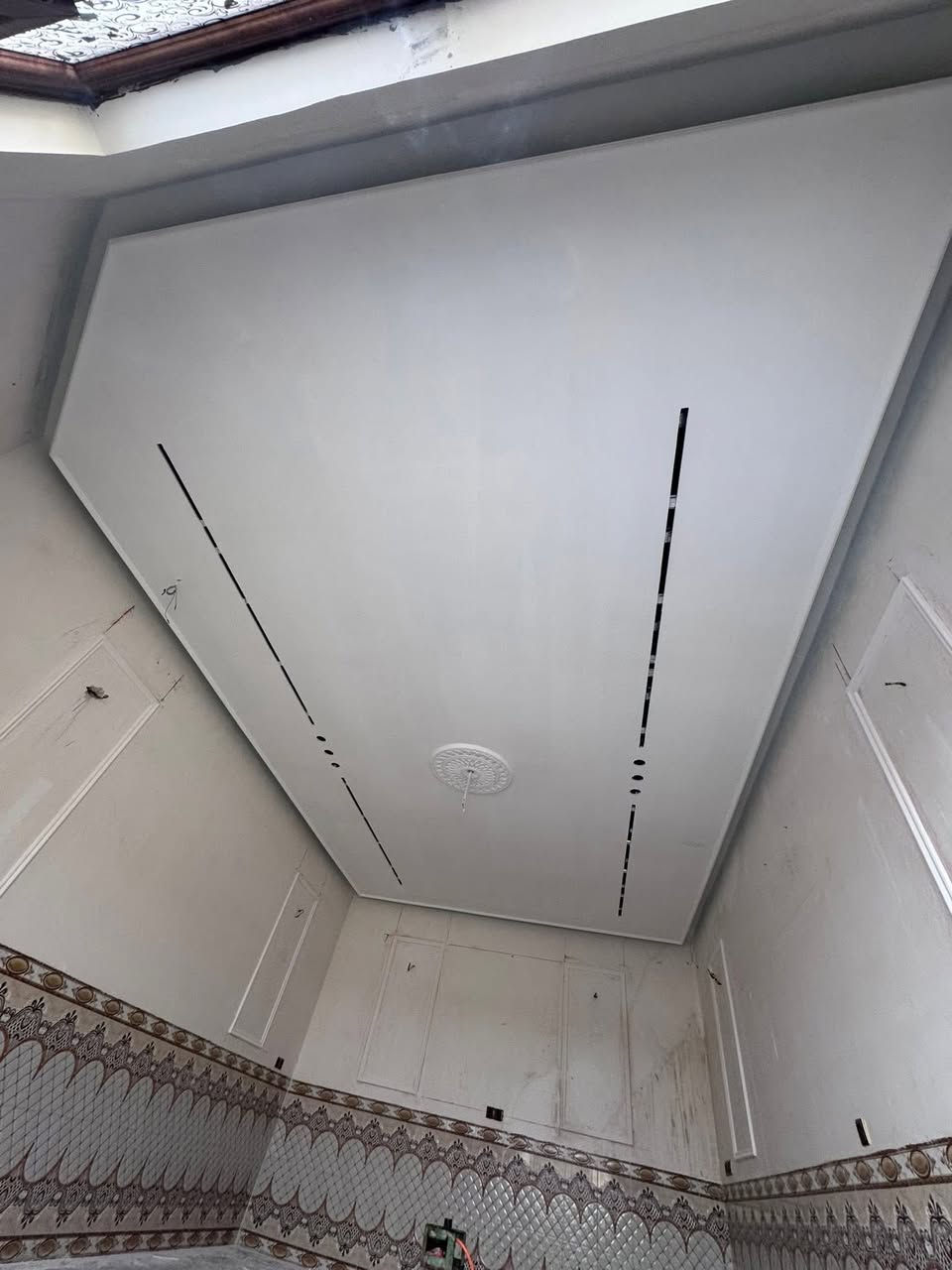 جميع انواع الديكورات المغربيه بأنسب الاسعار
كادر متكامل متوفر داخل الفلوجه شغل مرتب درجة اولى تعامل مرتب واسعار مميزه + ضمان العمل 
***********
