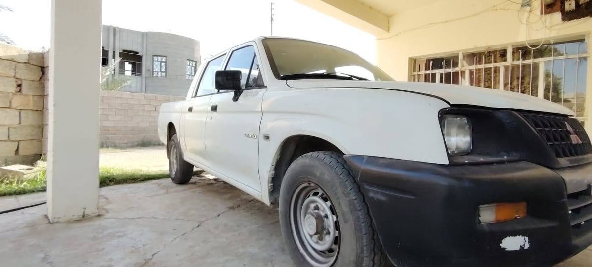 متسوبيسي ٢٠٠٢ ادوات 
گير محرك كابريته خير من الله
كهربائيات كلها شغاله
تخم تاير نص عمر
صدر ٧٠ بالمية
تبريد بس تحشن غاز شرط
السعر ٣٢ و بيها مجال
***********
