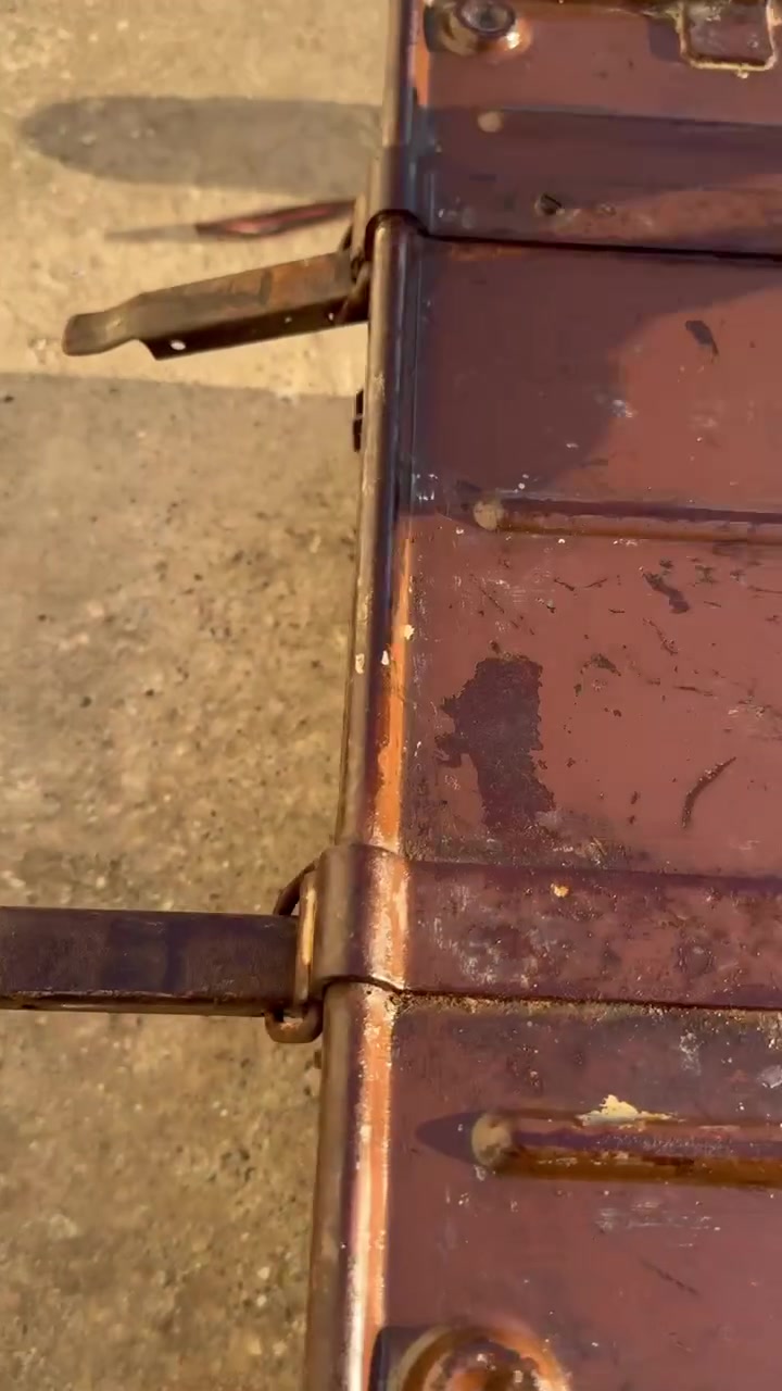 السلام عليكم

صندوك عسكري وزنه ٧ كيلوات تقريبا


**إذا كنت صاحب هذا الإعلان وتريد حذفه لأي سبب، رجاءا أرسل رسالة إلى الدعم الفني**