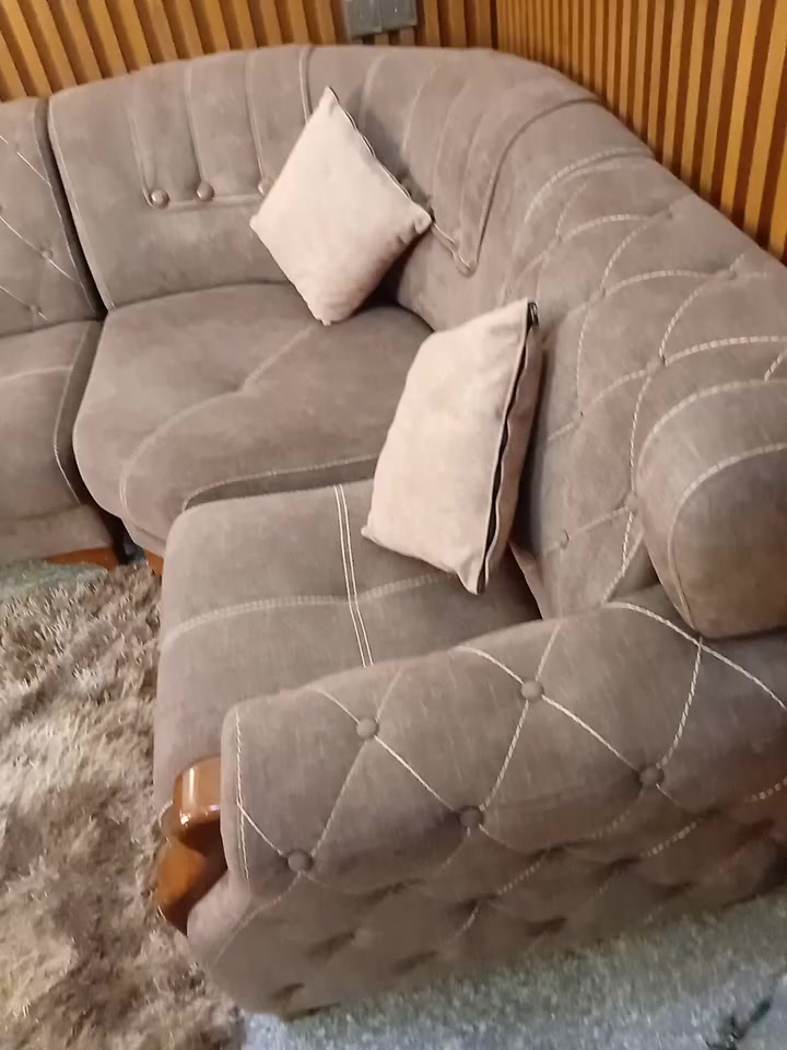 اثاث مستعمل نظيف للاستفسار التواصل على هذا الرقم ***********
