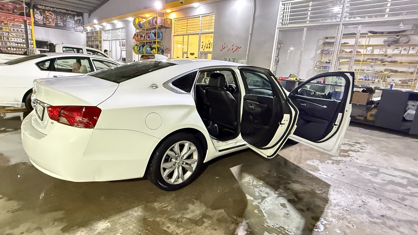 امبالا 2020Lt
محرك 6سلندر بساتم اكاديا (بانزين عادي محسن )

***********
السعر155$
موصفات👍

شاشة قاصة
كامرة دوارة
تحكم ستيرن
مانع انزلاق
شاشة أعطال
كشنات كهرباء
تبريد قطعتين
تدفئة مقاعد 
كشافات
كشنات جلد
سايد بريك بصمة
مقعد السائق كهربائي 
مثبت سرعة
كار بلاي واندرويد اوتو لشاشة 
بصمة تشغيل وأبواب وجنطة5بصمات 
تشغيل عن بعد ..الخ
