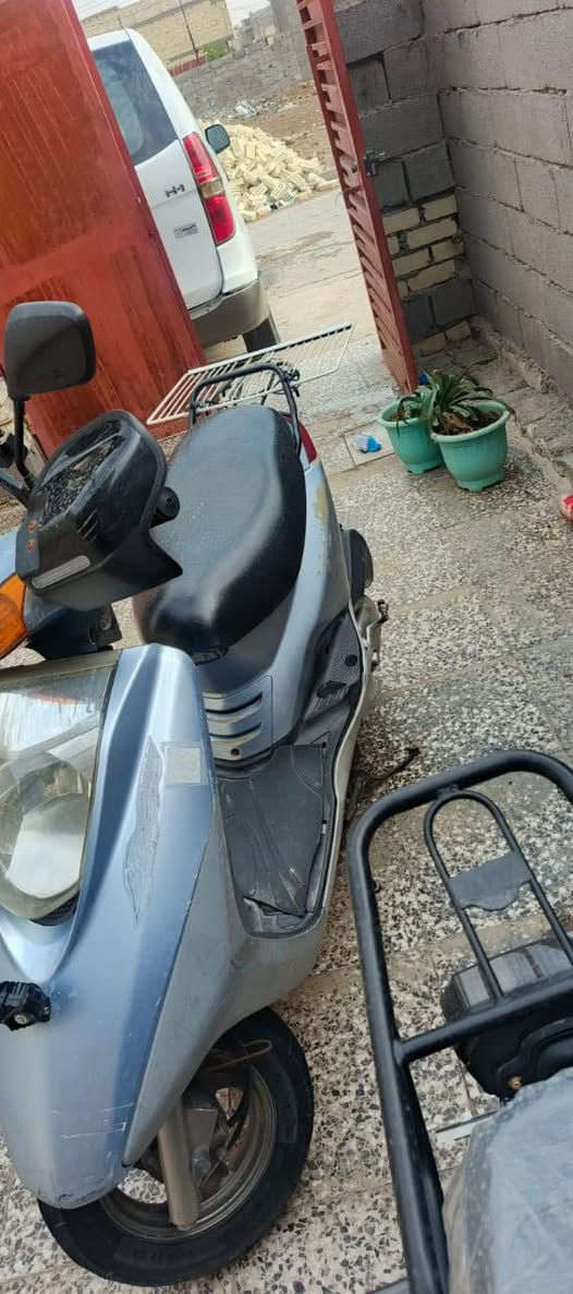 دراجه بريز مكفولهً من كلشي قفلها 550 مكاني بغداد الشعب.  ***********
