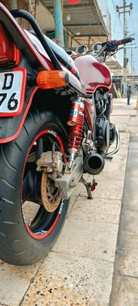 سي بي  400 جيل اول دراجه شرط وضع وكاله السعر 30 ورقه وبمجال 0751783857...