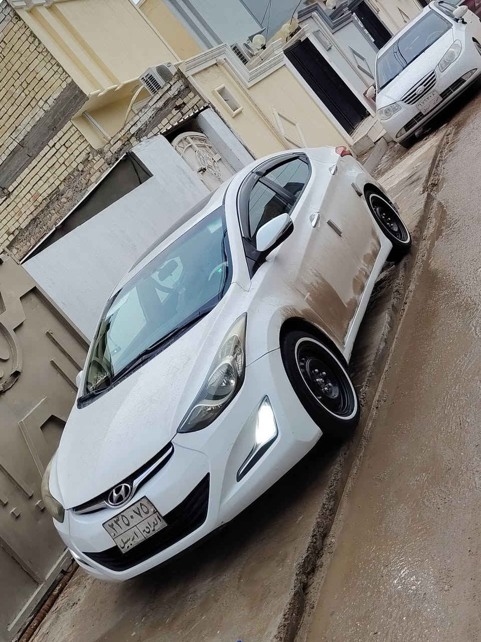 النتره ٢٠١٢
بيه جاملغ و بنيد و خشم الشاصي فقط
سياره جديده و حلوه
تخم تاير جديد
حداديه جديه
مكينه جديده بعده داخله ستيال
السياره ابيعگ ويل كب
تأخذه تترحم الوالديه عليه
رقم صاحب السياره
***********
السعر ١٠٠ وبيه مجاله تصل و بيك خير و تدلل
