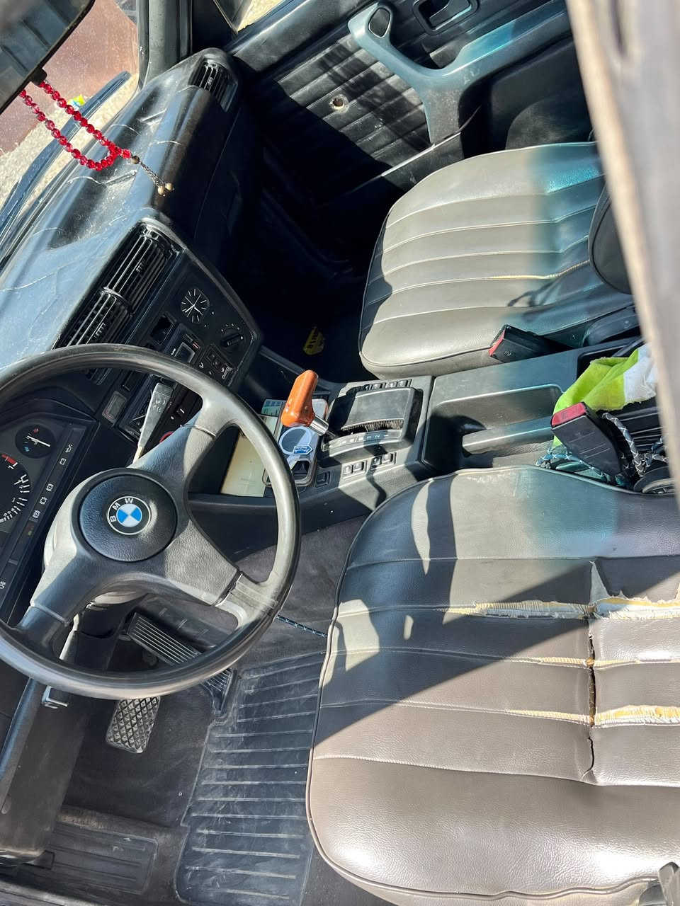 سلام عليكم E30 325i 1991
رقم بغداد بأسمي 
سعر 55 وبيها مجال 
واتساب ***********
