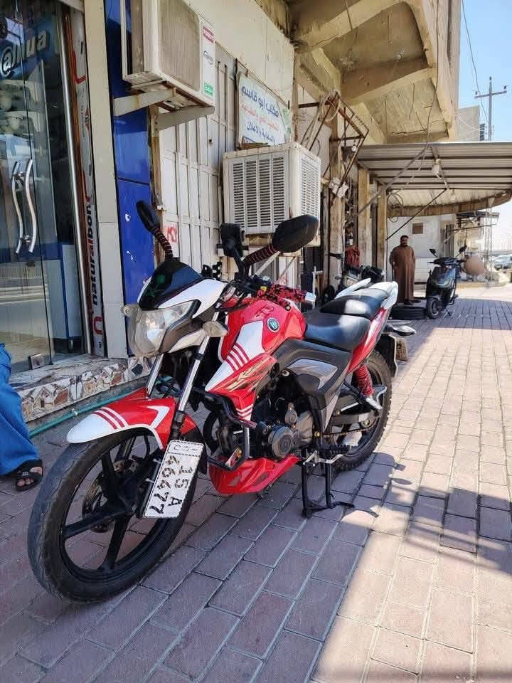 هاوجي موديل 2017مسجل لوحات نكليزي تحويل ثاني يوم دراجه نضيفه عل ٱڅڑ ومرتبه كل نقص مابيه كله شغاله ونضافته كدام عينك سويجات 2وريمود 2 مكينه فول للبيع او مراوس سعر 12ونص وبيه مجال والموشراي لايكسر بيه مكاني 5كيلو للستفسار ***********
