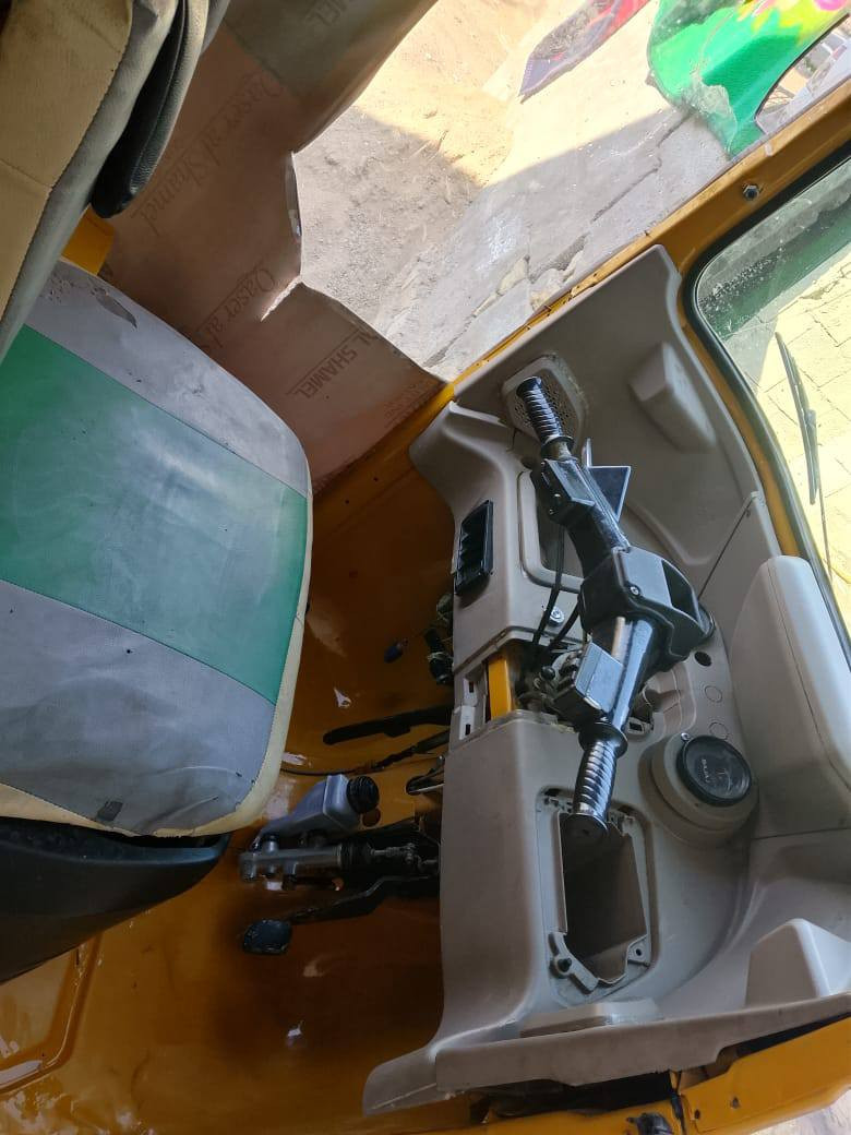 تكتك واحد وعشرين مصبوغ عام وراق سعر 6 وبيه مجال 
*********** رقم صاحبهه
