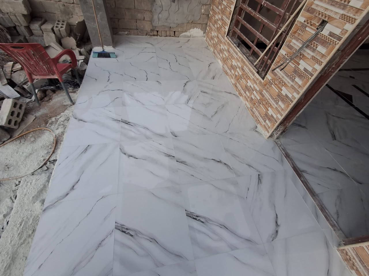 سلام عليكم
خلفه سيراميك بورسلين مرمر اكرانيت كاشي 

متفرغ حالين 

***********

شغل يرضا الله وبو البيت
