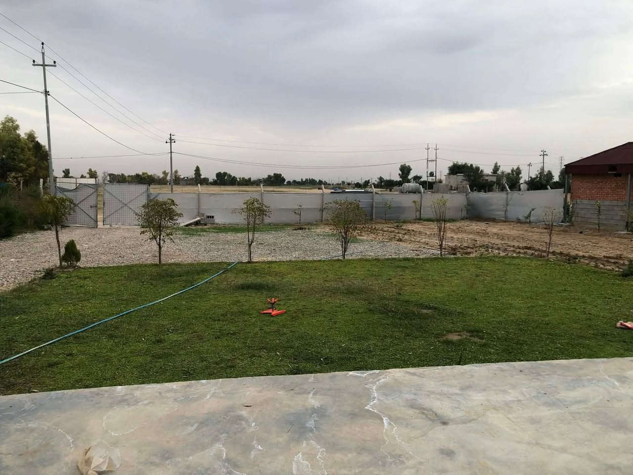 #باخی_زۆر_هەرزان بۆ فرۆشتن ⛪💒
ناونیشان 📍 قەزای ڕزگاری (سموود)

◼️ باخ دۆنم لە پشت شاری شکۆ ✅ 
◼️ئاوکارەبای خۆی هەیە و کامل سیاج کراوە 
◼️ تاپۆی شێخەو یەک دۆنم و نیوە ✅
◼️ نرخەکەشی زۆر هەرزان و گونجاوە ✅
◼️ ژورێکی  گەورەشی لێیە ✅

بۆ زانینی نرخ 💵 تەنها خاڵێک لە کۆمێنت دانێ ڕاستەوخۆ بە نامە نرخەکەیت پێ دەگات یان پەیوەندی بکەن بەم ژمارانەوە 📲📞📳

***********

دەتوانن سەردانی
نوسینگەی خورنەوزان بکەن برانبەر مزگەوتی اسودە

ئێوەی بەڕێزیش هەر موڵکێکتان هەبوو بۆ فرۆشتن یان ویستان بیکڕن دەتوانن ڕەسم و زانیارییەکانتان بنێرن بۆ ژمارە ڤایبەری 📳✅ ***********
