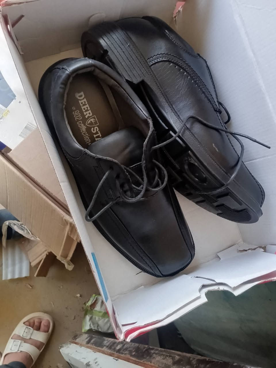 سلام عليكم عندي تصفيه محل بضاعه اصليه مو صيني 5000 قطعه لبيع 
اكو كم شغله اجهزه كهربائيه
***********
