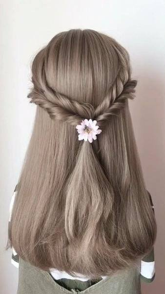 صالون الأناقة متوفر صبغ شعر ميش تنظيف بشره ملكي تنظيف قدم ملكي أيضاً متوفر بدي كير منيكير احفافه مكياج تسريحات شعر لجميع المناسبات مع إبر نضاره بجهاز ديرما بن متوفر كوزمتك أيضاً داخل الصالون ‏( ‪0784 353 1707‬‏ )واتساب العنوان ( المطار شارع العريض )
