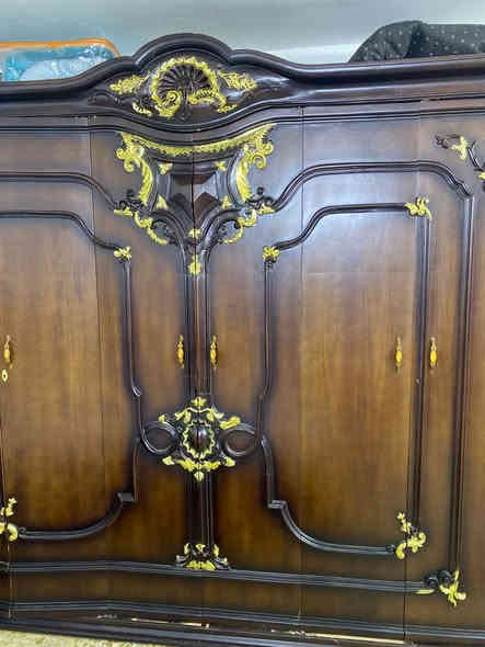 اسلام وعليكم غرفه نوم ماليزي اصلي خشب ثقيل موديل حديث 8قطع جربايه راس عالي وراس ناصي الراس الناصي شايله لان بيتي اصغير للاستفسار ***********
