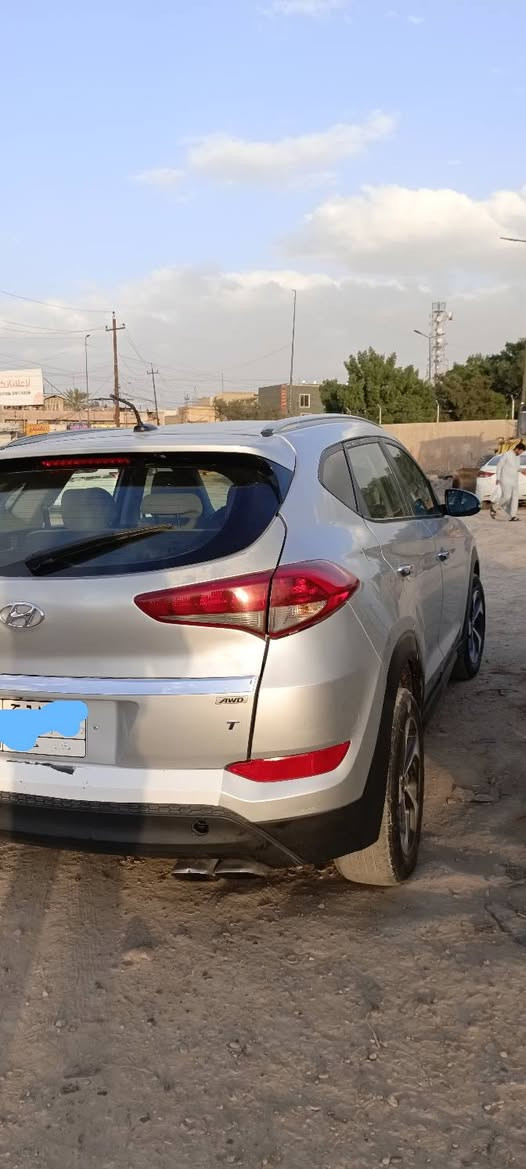 سلام عليكم
توسان 16 فول مواصفات 
بصمه تحكمات جلد جنطه كهرباء 
رقم بغداد تحويل ثاني يوم 
بيهه قبق الجنطه صبغ فقط  الباقي كفاله عامه من الصبغ 
قطعتين تبريد 
السعر 122 وبيهه مجال 
رقم للتواصل 
***********
