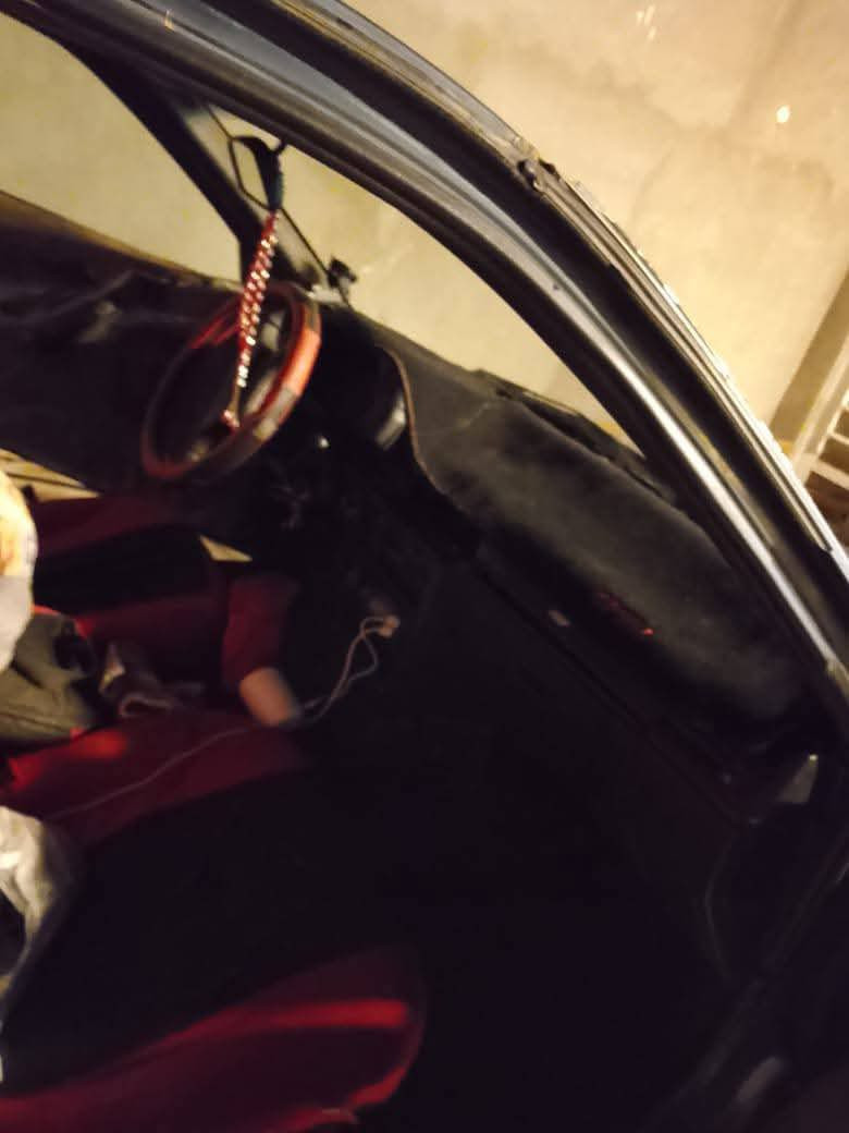 السلام عليكم مسيبوشي لانسر موديل 91 رقم انكليزي تحويل ثاني سنويه لل30
حداديه دبلات تخم تاير كله جديد
مكينه كير مالهن صوت كفاله 
تدفئة كهربائي شغاله 
السعر ٢٥ ورقه وبيها مجال


**إذا كنت صاحب هذا الإعلان وتريد حذفه لأي سبب، رجاءا أرسل رسالة إلى الدعم الفني**