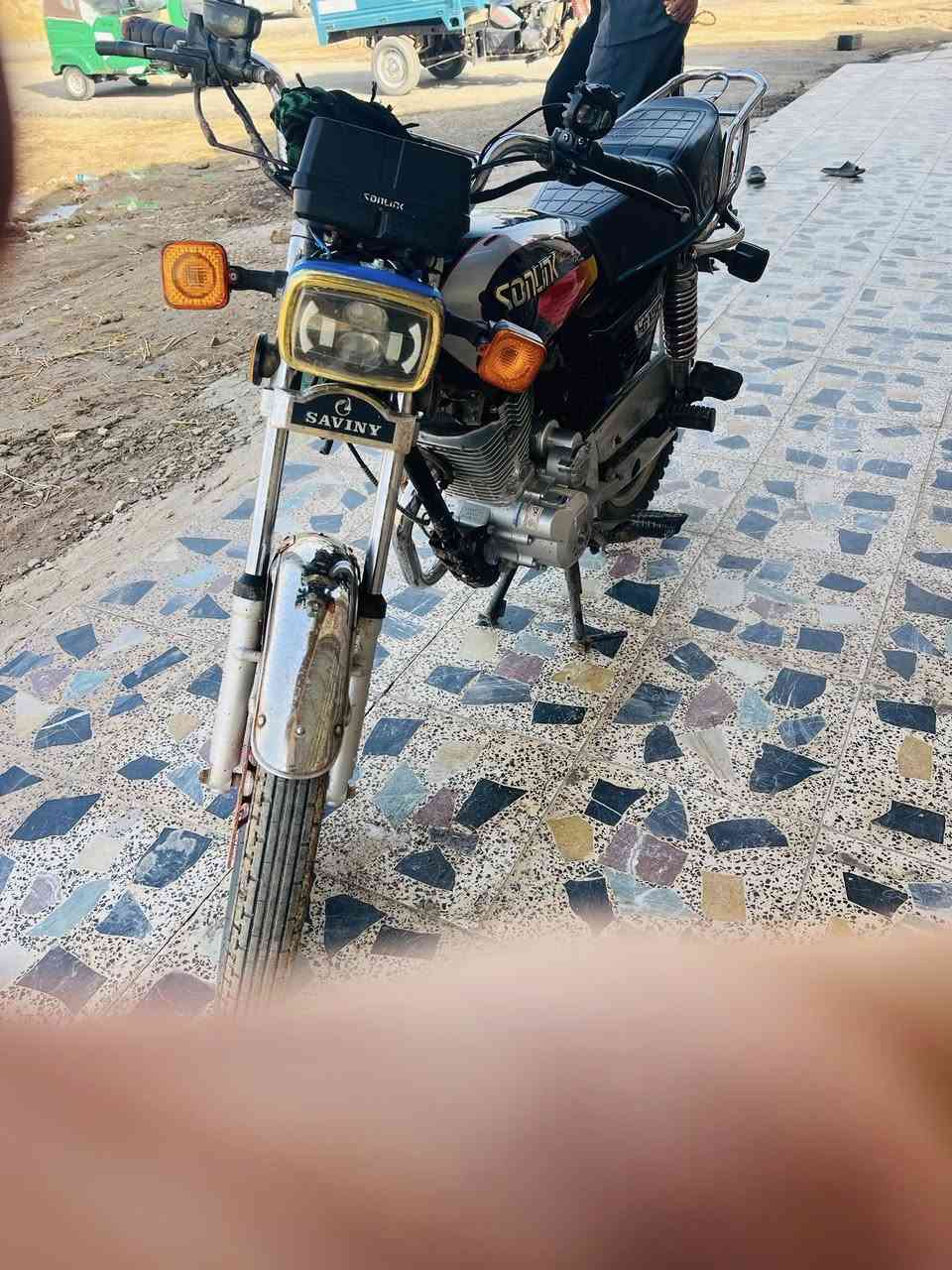 ‏سلام عليكم دراجة للبيع سيان 23 أوراق سبعة***********
