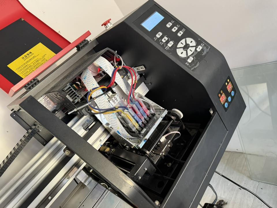 طابعة الفلكس
تفاصيلها باول صورة 
استعمال قليل كلش
السعر

٢٢ ورقة وبيها مجا

الرقم للاستفسار ***********
فيديو الطبع اخر شي
