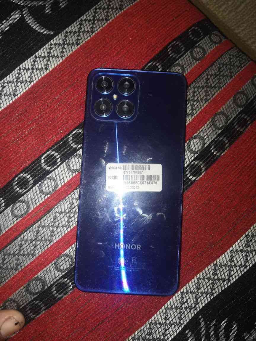 هونر 8 x برو
ذاكرة ١٢٨ رام ٦
مبدل لمس فقط
شحن تايب سي
معالج سناب دراكون
شاشة سوبر امولد
غير متواجد عالفيس
***********
