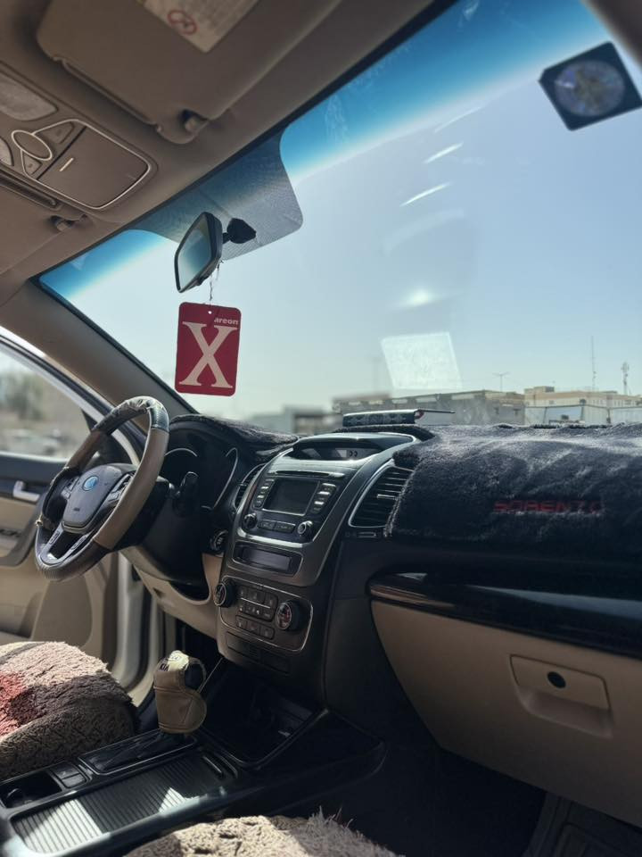 V6سورنتو 2014 خليجي سته سلندر
فول عده البنوراما
بصمه اشاير ترحيب كامره خلفيه حساسات 
7 راكب 3قطع تبريد ثلج 
تخم تاير جديد 
رقم الجديد اداولك ثاني يوم مثنى  
سياره وكيله محمد البديري
بيه البنيد مبدل مال شركه شرط 
سياره جاهزه من كلشي استخدام شخصي صارله ٧ سنوات عندي على ايدي جناي اتصل او راسلني و اتساب 
***********
