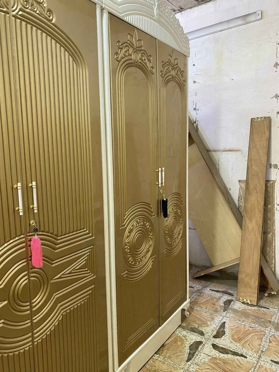 غرفه صاج عراقي تصميم تركي تزكام ملحق طابقين استخدام قليل 
العنوان بغداد 
1350 متوفر توصيل


**إذا كنت صاحب هذا الإعلان وتريد حذفه لأي سبب، رجاءا أرسل رسالة إلى الدعم الفني**
