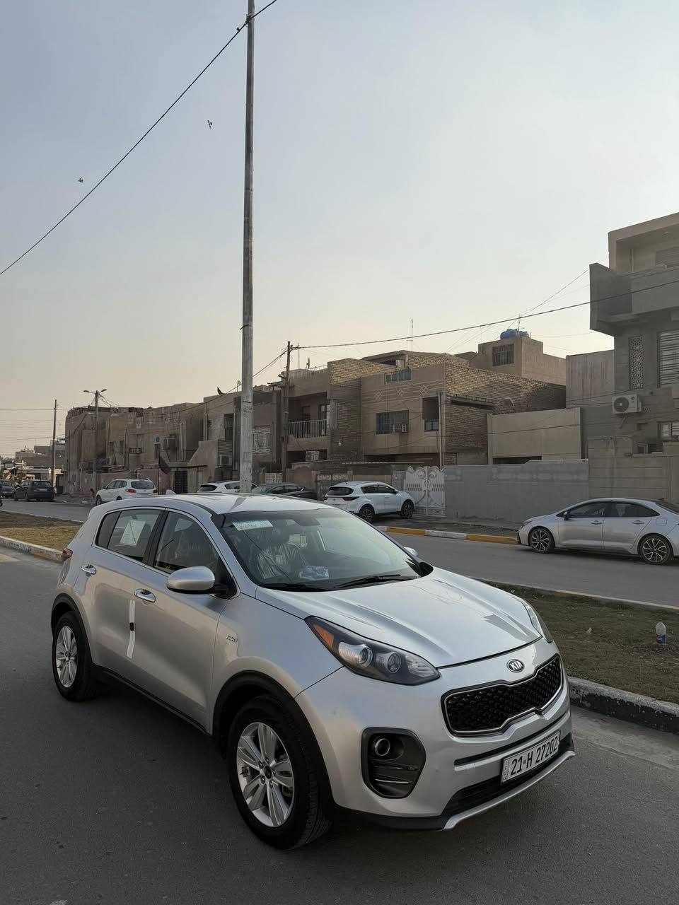 السلام عليكم
كيا سبورتج 2017 وارد أمريكي كلين بدون حادث بدون صبغ بدون تبديل السياره جديده جداً بمعنى الكلمة مال بيت كلشي بيها جاهز بدون برغي نقص 
صدر امامي خلفي جديد تخم تاير جديد تبريد ثلج 
مكينه وكير لوك مامفتوحات السياره ماشيه ٨٠
رقم وهزه وسنويه جديدات سليمانيه تحويل ثاني يوم للبيع السعر ١٦٥ وبيها مجال رقمي *********** العنوان بغداد الكاظمية
