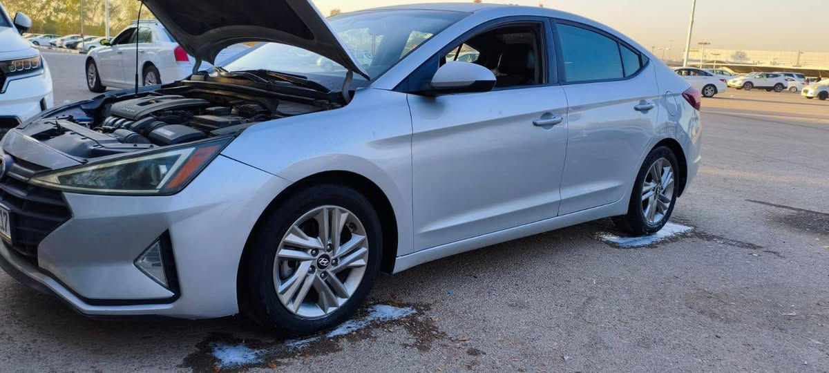 السلام عليكم النترا موديل 2019 رقم بغداد الدولي سنويه جديد بدون ارباك صبغ بنيد فقط  مكينه كير حجر بيئه مكفول بارد بدور الوراء قليلا مكان السياره بابل مواصفات رادارات شاشه كبيره توقف ذاتي وبعد مواصفات اخرى السعر 138وبيه مجال رقم ***********
