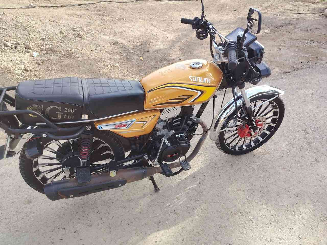 للبيع دراجة سيفان موديل ٢٥ دراجه جديدة مابيه اي نقص محرك ضاغطه وزنجيل حجم 200 مكفولة من كلشي كهربائيات كله فول اوراق كارتونيه ومنفيس فقط بدون كمرك مكان بغداد المدائن سلمان باك سعر ٨٧٥ وبيه مجال قليل للاستفسار *********** واتساب الموشراي لايتصل ولا يعلق لحد يكسر بحلال العالم
