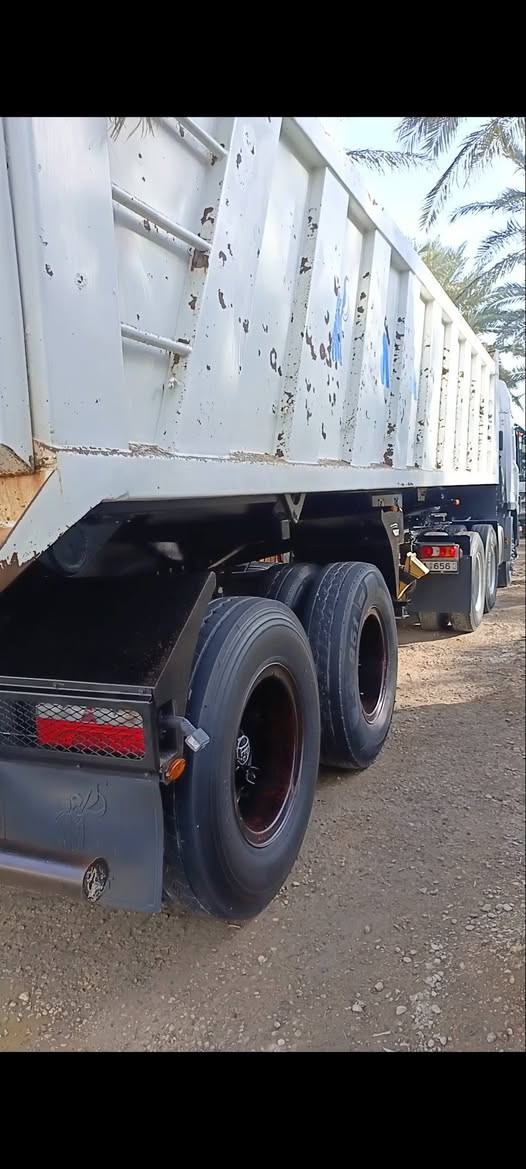 السلام عليكم عريانة للبيع الفين 16وتخم تاير اشي نقص مابيهة وأجاهزة لعمل وهذا لرقم ***********
