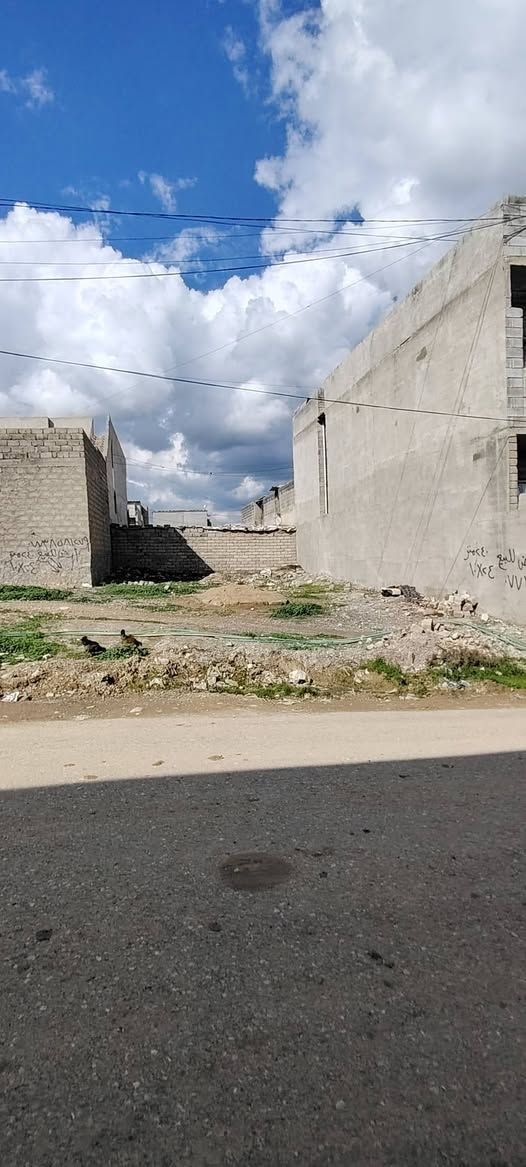 #أرض_للبيع 💥
#مساحة240 متر واجهة 10 متر  موقع حي الزيتون بعد مدرسة غصن الزيتون جهة الملايين الثانية موقع مرتفع اتجاه قبله خدمات كامله #ماء_كهرب_تبليط

السعر 32مليون
للتواصل مراسلة الصفحة
الأتصال واتساب *********** ☎️
