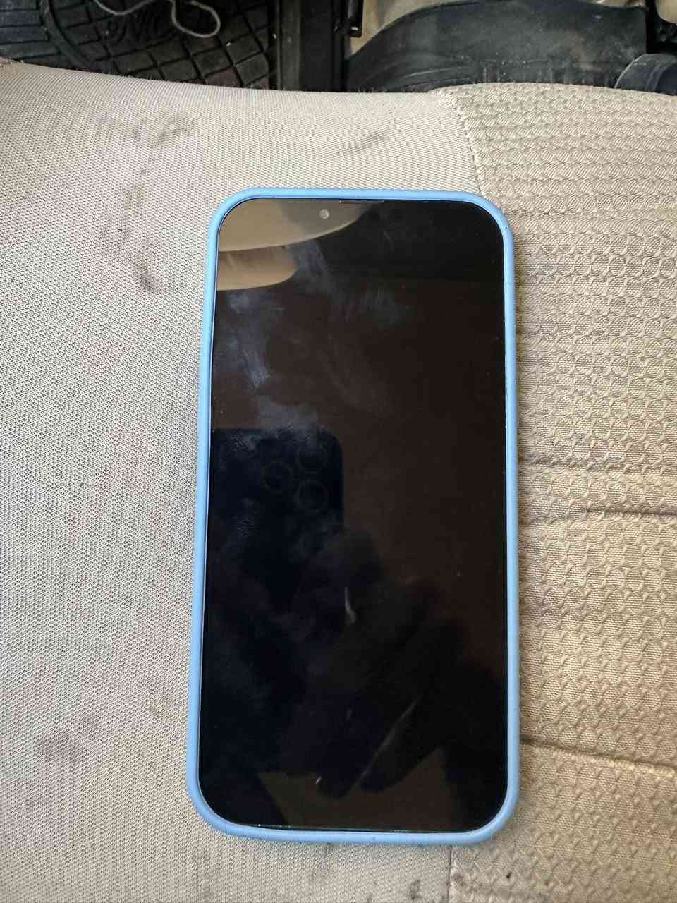 السلام عليكم ايفون 13برو ماكس للبيع
جهاز نضيف الله يشهد تجي تشوف بعينك 

ذاكرته 512 يدورن ذاكرة هذا يفيدك جهاز 

بطارية 76ميصرف شحن 

جهاز امبدل فقط شاشه واحسن نوعيه شاده 
وضهر مثل ماموضح بلصوره 
فيس ايدي شغال ولباقي كله شغال  

سعره جهاز 500وبي مجال 
مكاني بغداد 
رقم الهاتف ***********
