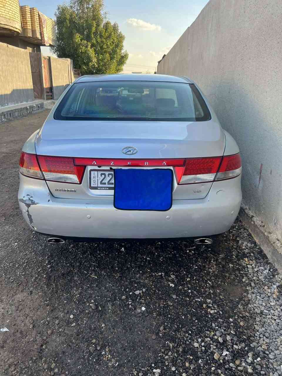 السلام عليكم ازيرا ادوات  2009 سياره جاهزه ومرتبه من كل شيء مكينه وقير وتبريد والتدفئه حداديه امامي خلفيه جديد ارقام سنويه على ايدي اصليات ويا رقم الشاصي ماكينه 3300  بنزين مكان بغداد سعر 43 او مراوس حسب القناعه  كهربائيه كلها شغاله***********
