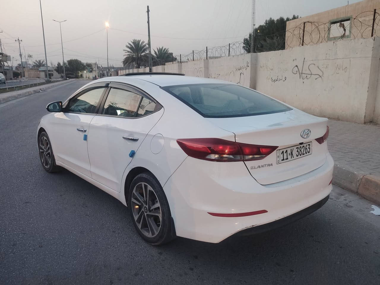 سلام عليكم سياره نوع النتره موديل 2017خليجي فول مواصفات واحد عله واحد فتحه شاشه كامره حساسات تحكم ستيرن جهتين خمسه ويل كب شاير مري تحكم مري مري شفط كشنات  جلد تدفاه تبريد قطعتين كفاله كير مكينه حداديه تخم تاير تبريد مكفوله من ضربه او تبدي او صبغ عده قطع كلير ولباقي كفاله العنوان كربلاء السعر 138بيه مجال بس رقم ***********الهاتف
