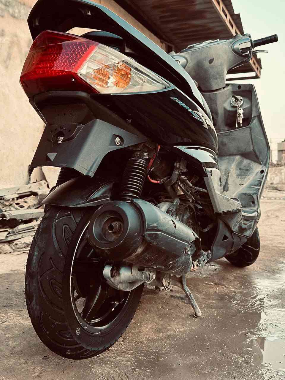 السلام عليكم.. دراجه سكنس فحل ياباني اصل  نوزل  للبيع الدراجه عله وضع البلاد بوشه 49 اسود شذره نهضه وشلعه خير من الله ماناقصها شي سعر خاص ***********.بابل المدحتيه
