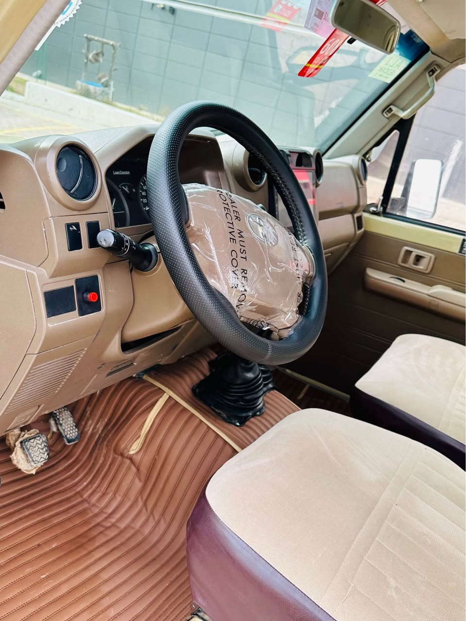 میکزه مين ٢٠١٥   سعرى ١٤٧$ 
***********

سه ياره كه مۆديلى ٢٠١٥  ره قه م سليمانيه به س ته حويل 
ناكريت كيشه ى به رادى هه يه ساحيب سه نه وى مه وجوده هه موو شتيكى به شه رت 

گيرو مه كينه ى به شه رت مه كينه عه دلى له سه ره 
سه وت و سه رف و بوخارى نييه 

سه ياره كه عام بۆياخه ؛  وه ر گه راو نييه ده عمى قورسى نييه

پيش و دواى تازه داگيراوه چوار تايه و ويلى لۆکى شه ريكه ى له ژيره 

سعرى ١٤٧$  معامه له له سليمانيم. 
*********** السليمانية, العراق
