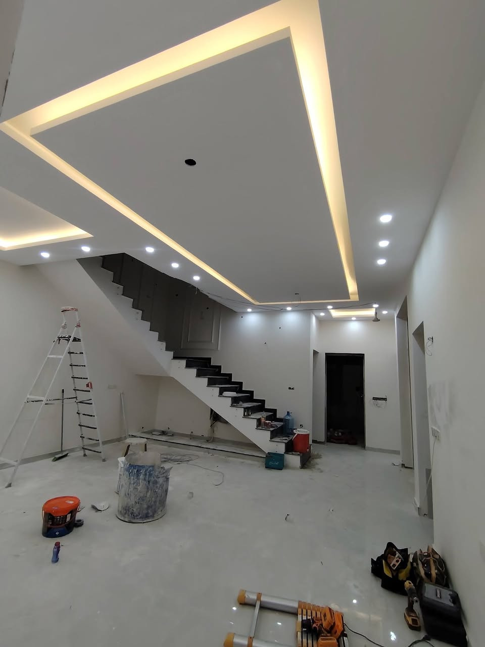 الفني محمد الكهربائي لتأسيس المنازل و المباني البصره وتساب ***********
