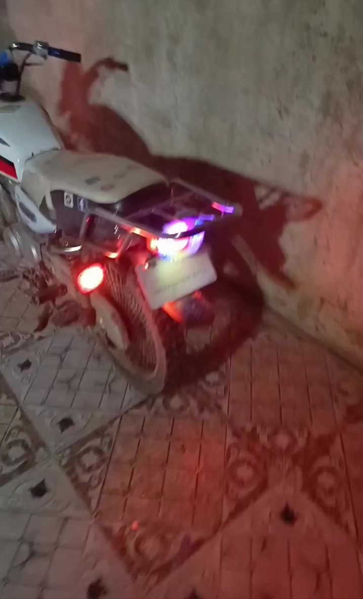 السلام عليكم  
الماطور للبيع فقط؟ 
موديل 2020      محرك ما مفتوح 
كهربائيات كلها شغاله لايت عالي ناصي 
اشاير «»  خلاط ــ بك لايت الوان حلوه 
كزوز صوتو ناصي .  دبل سويچ 
( السعر 450)
*********** اتصال +وتساب 
مكاني موصل حي سومر
