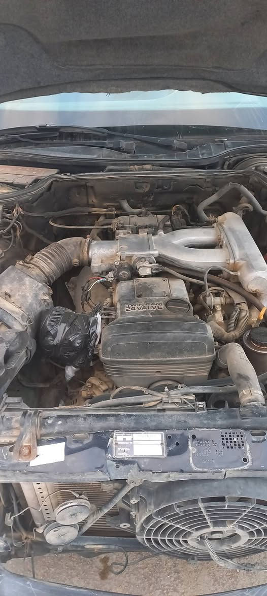 السلام عليكم مارسيدس 300جامبو  باب طويل رقم صلاح الدين مصبوغه صبغ عام بدون حادث او ضربه محور مكينه وكير بطه 2500 تبريد شغال تخم تاير صدر امامي وخلفي جديد السياره جاهزه خير من الله السعر 60 وبيها مجال او مراوس حسب القناعه واسط الصويره ***********
