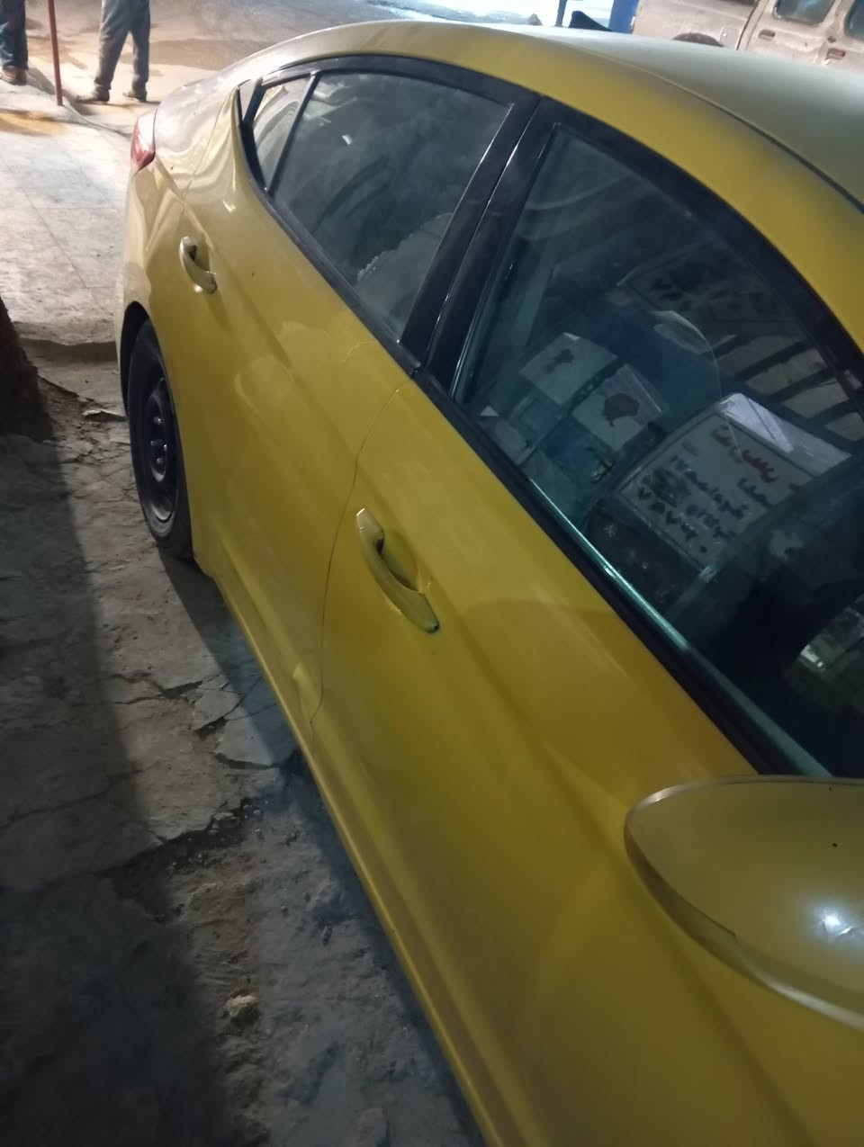 الانتر امريكي
موديل 2018
حادث مالته جاملخ وباب بصف السايق
ما مبدل معمر سياره ليبل واحد 
محرك وكير مكفول التبريد ثلج 
وباقي المواصافات معرفه 
سعر 125 وبيه مجال بسيط
مكان بغداد
رقم ***********
