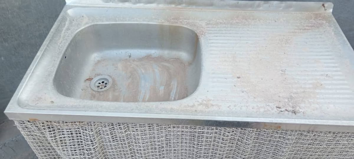 السلام عليكم غراض للبيع مستعمله
سنك ٢٥  
طباخ  ٢٠  
كبات ١٥ 
سيبايه ٢٥ 
مولد ٧٠ 

للاتصال على الرقم ***********
