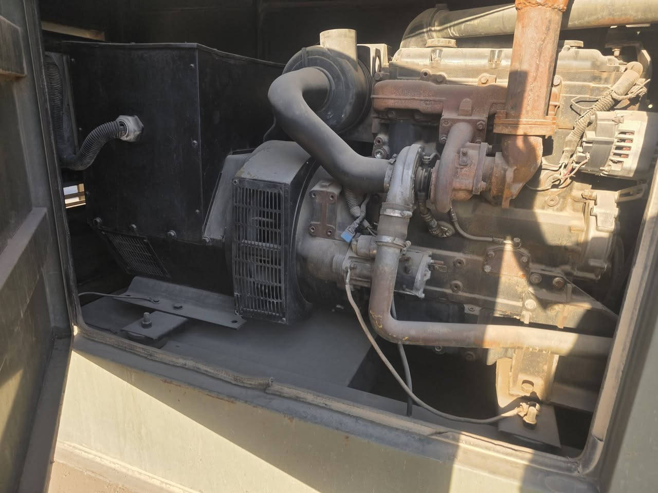 السلام عليكم
مولد كاتم 100 kv
اربعه سلندر
نضيفه بدون تبخير ولاتنقيص
مكانها الحله 
السعر 45
***********
