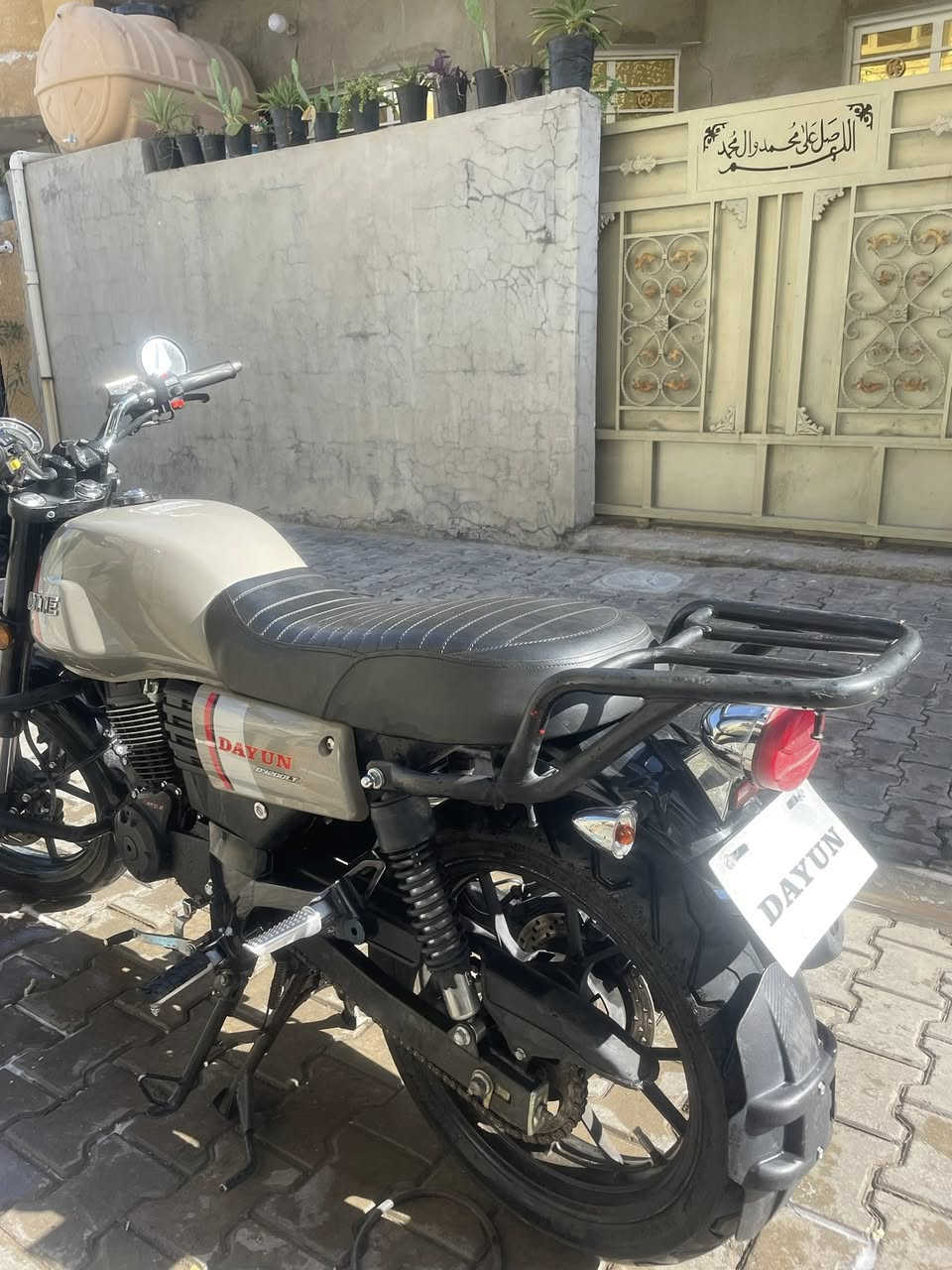 دايون لايتي موديل ٢٠٢٥ نضافه فول سلف خمسه كير بيه شوي خمده مال شوته بس تبديل شوته دسك امامي وخلفي الدراجه كله شغاله مابيه اي نقوصات السعر ؛مليون و ٦٥٠ التواصل ***********
